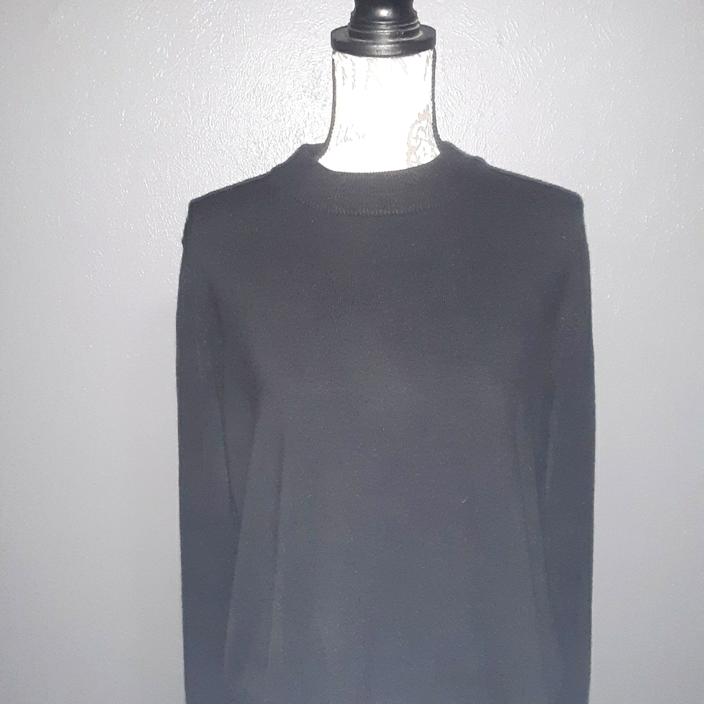 SAG HARBOR BLACK SWEATER